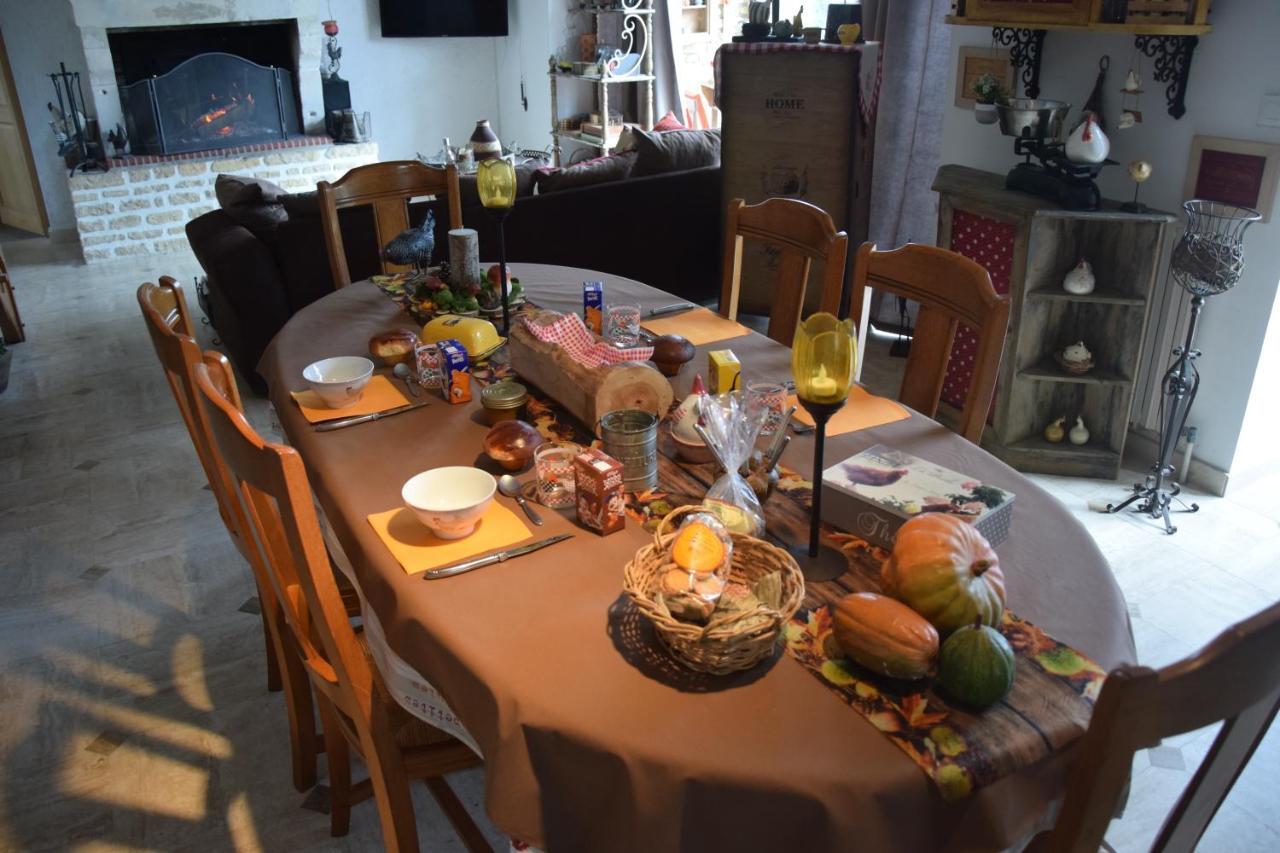 Au Gue Du Bois Bed & Breakfast Neuville-du-Poitou Dış mekan fotoğraf