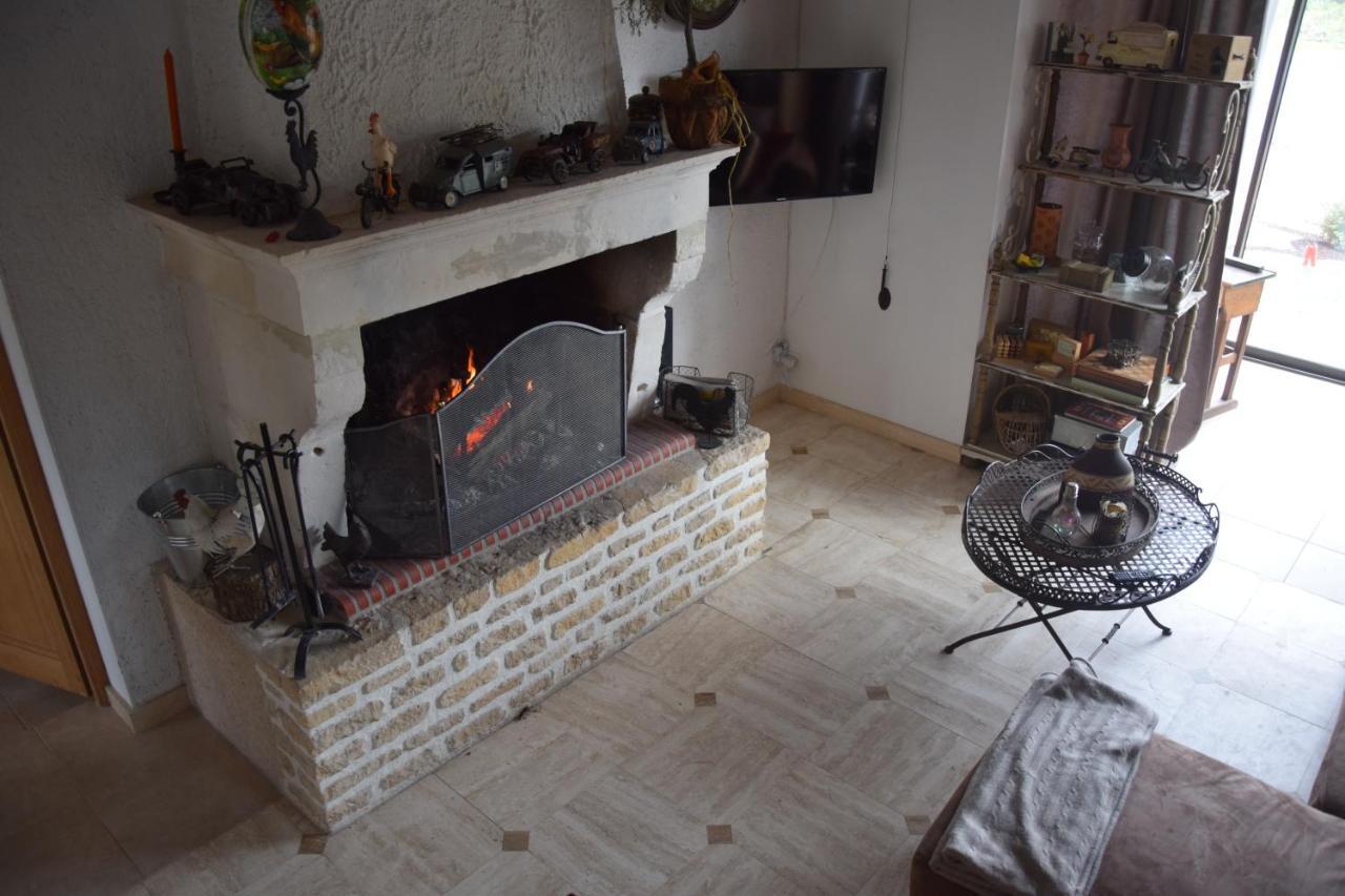 Au Gue Du Bois Bed & Breakfast Neuville-du-Poitou Dış mekan fotoğraf